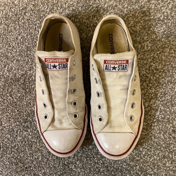 Kids size 2 (US) white Converse! - Picture 1 of 5
